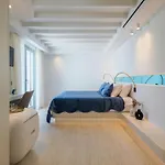 Kiya - Beachfront With And Sunset Views *