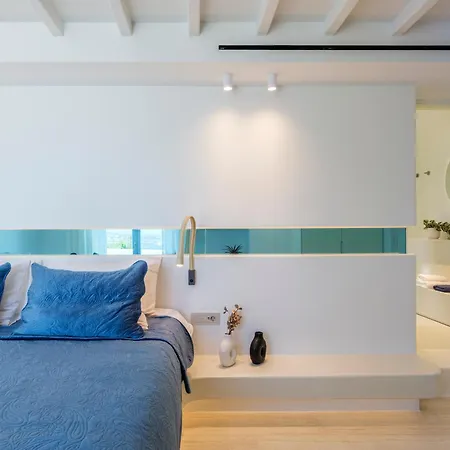 Kiya - Beachfront With And Sunset Views